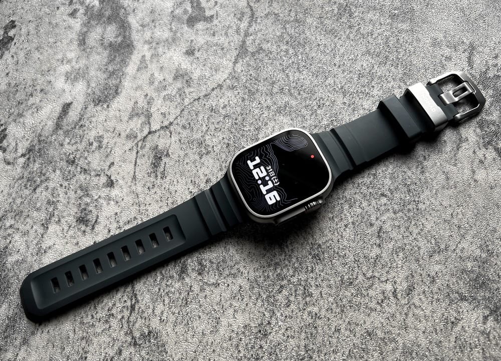 NOMAD、チタン製バックル＆ループ採用のApple Watch Ulrta用バンドを発売